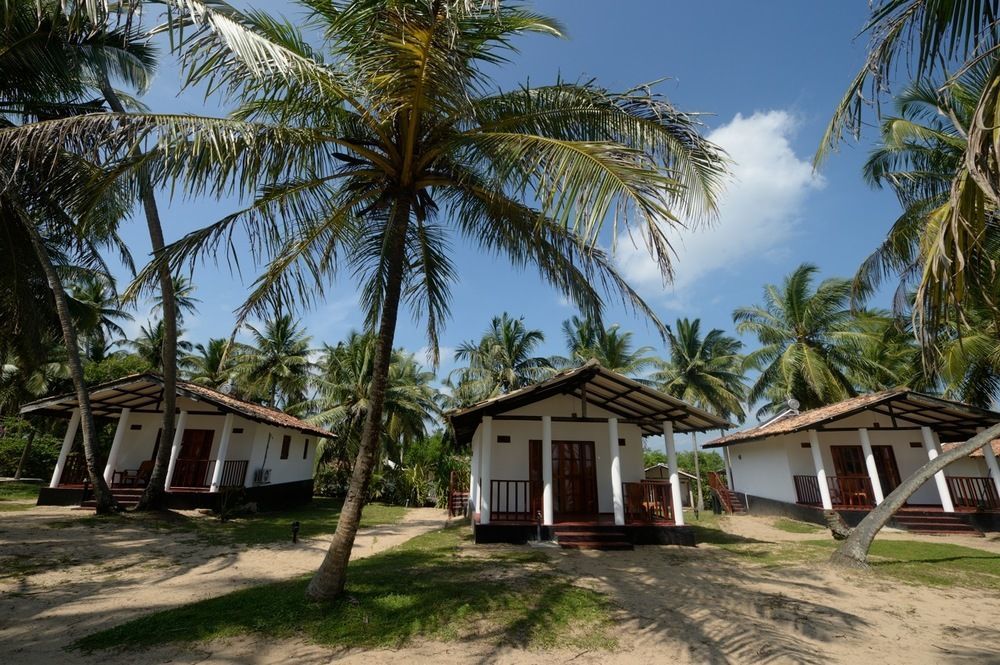 Darwins Beach Resort Tangalle Dış mekan fotoğraf