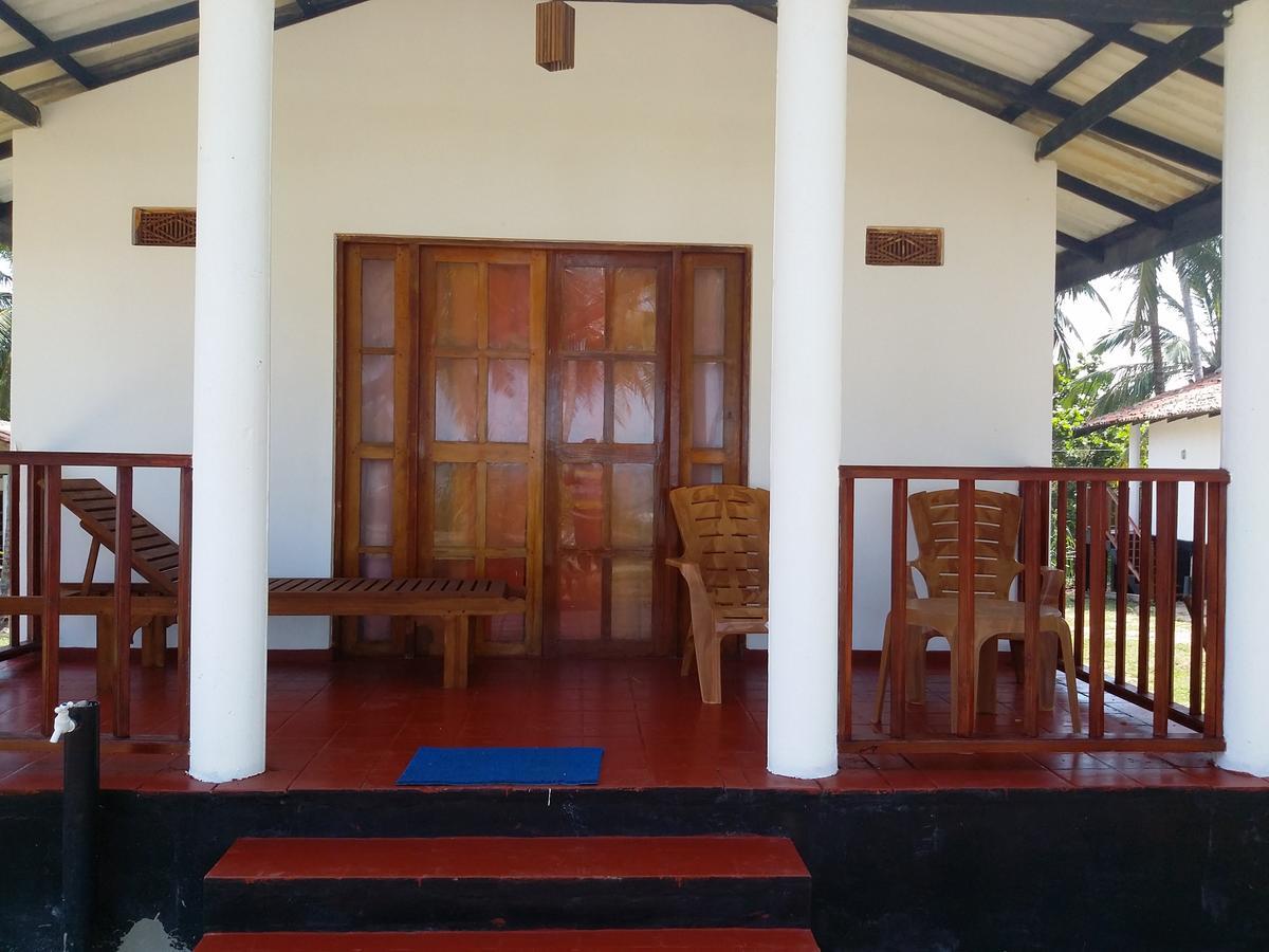Darwins Beach Resort Tangalle Dış mekan fotoğraf