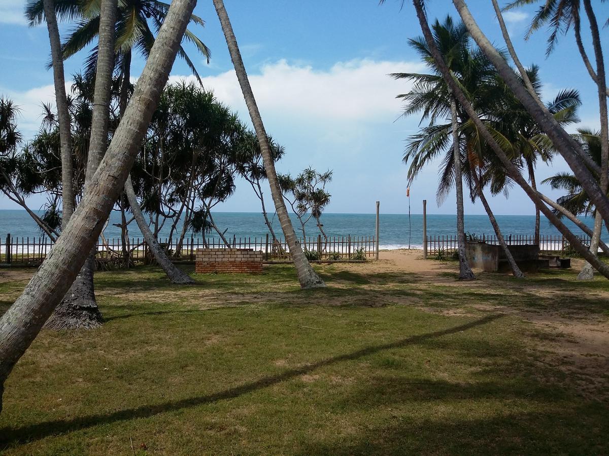 Darwins Beach Resort Tangalle Dış mekan fotoğraf