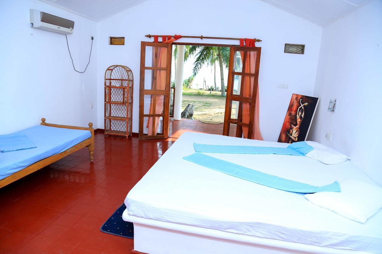 Darwins Beach Resort Tangalle Dış mekan fotoğraf