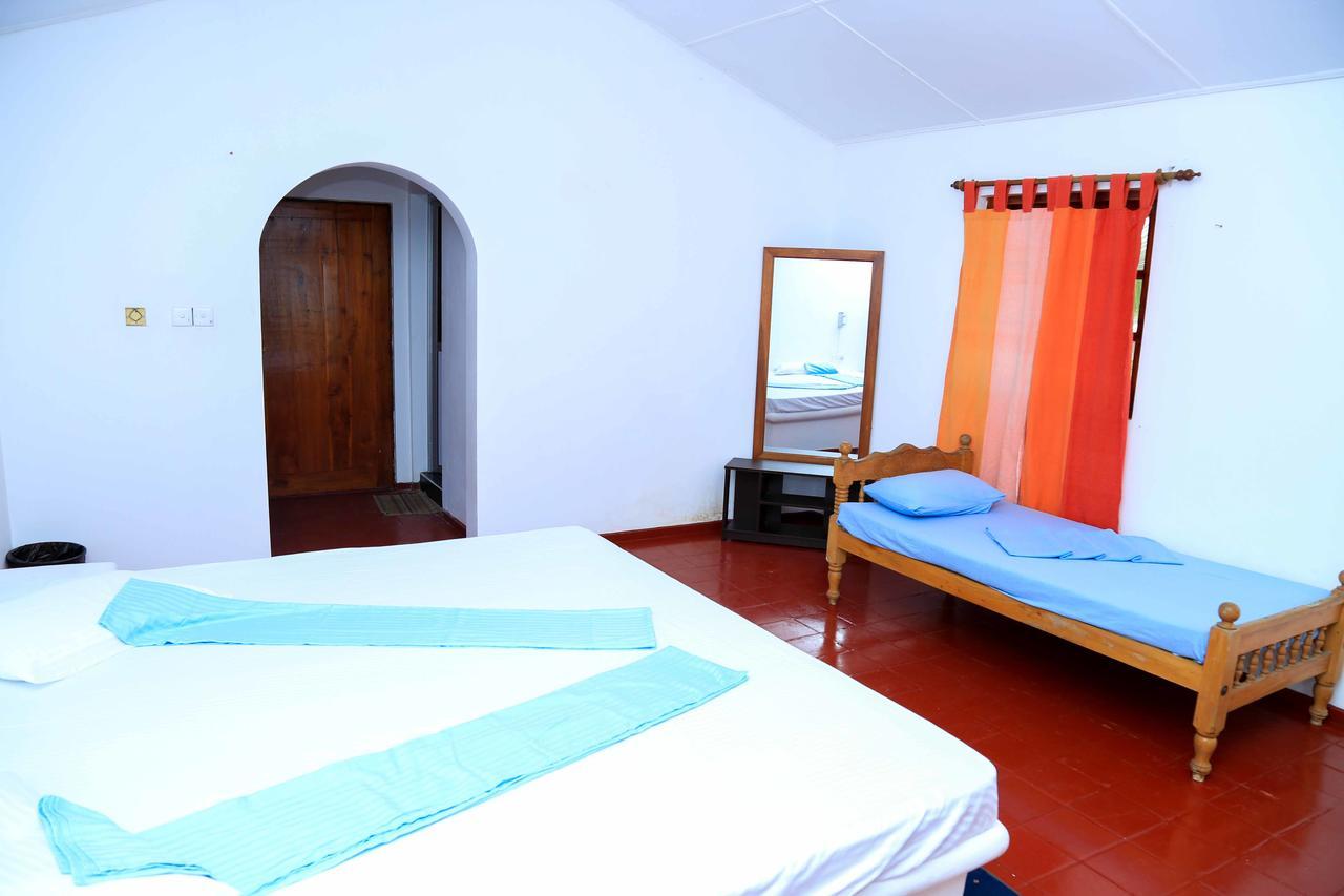 Darwins Beach Resort Tangalle Dış mekan fotoğraf