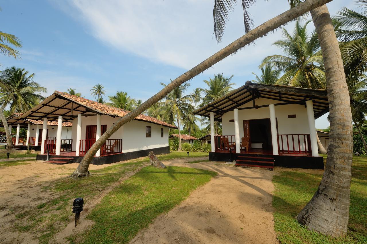 Darwins Beach Resort Tangalle Dış mekan fotoğraf