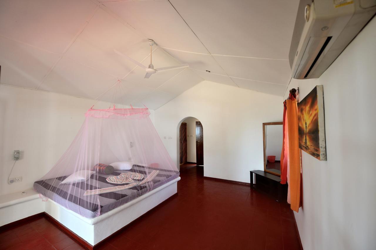 Darwins Beach Resort Tangalle Dış mekan fotoğraf