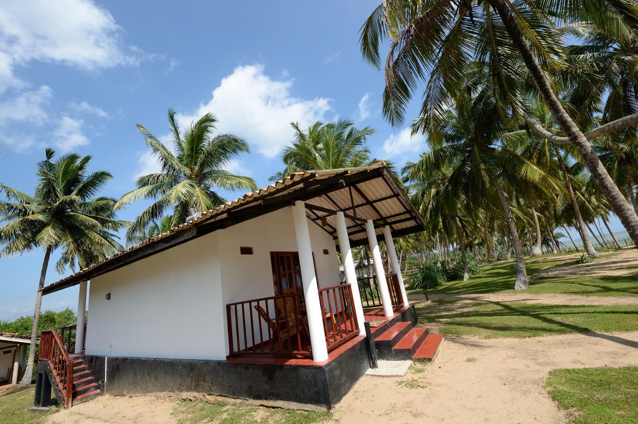 Darwins Beach Resort Tangalle Dış mekan fotoğraf