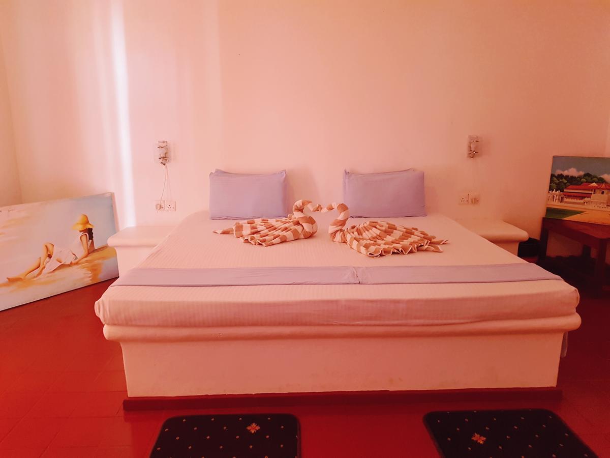 Darwins Beach Resort Tangalle Dış mekan fotoğraf